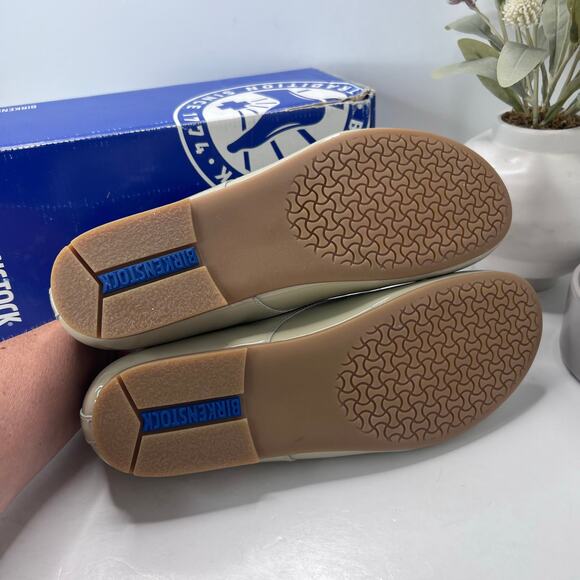 Birkenstock Saunders Patent Leather Clog Cloud Patent Women 9/Men 7 NWB Narrow - Picture 8 of 10